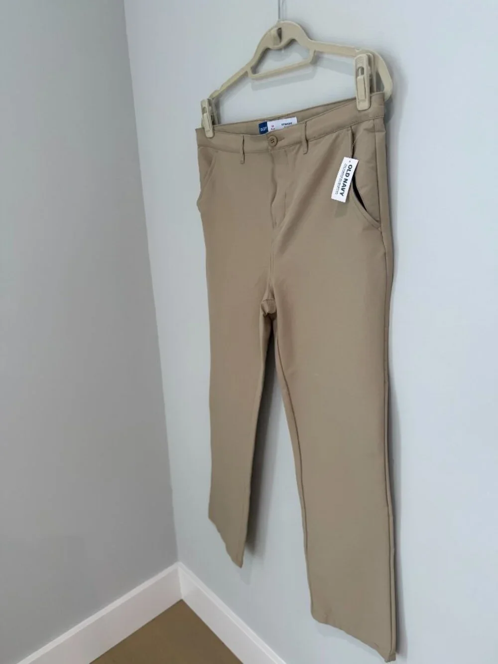 NWT Youth Old Navy Straight Quick-Dry Pants – Tan, Size 18 Plus